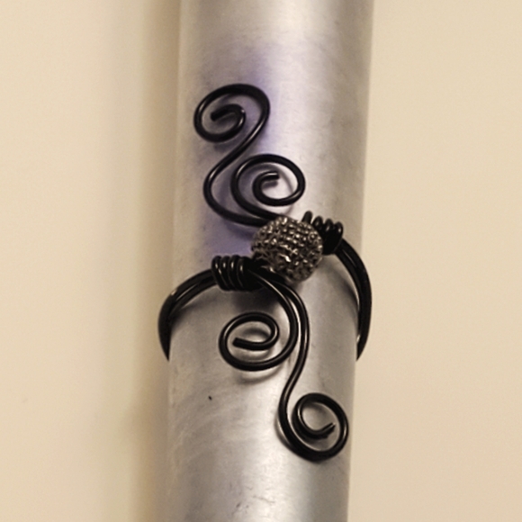 Black wire bead ring - Picture 1 of 5